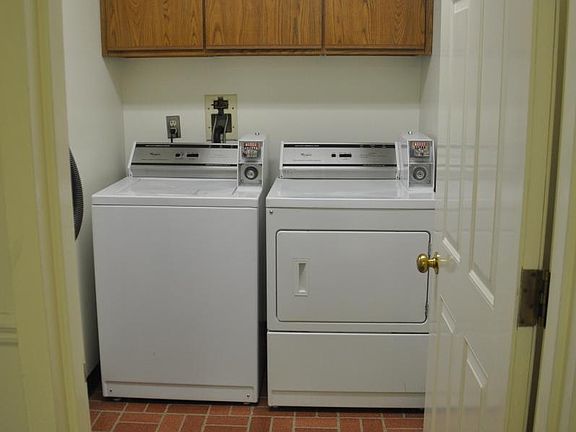 SHARED LAUNDRY ROOM