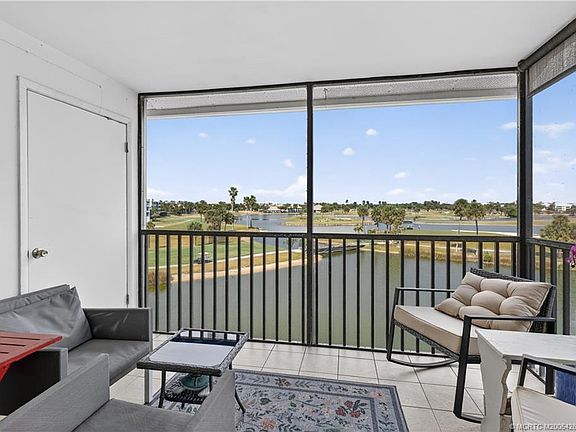 2nd image of 40 NE Plantation Rd APT 403