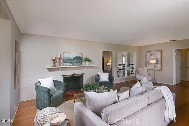 1678 Midwick Dr — Photo 6