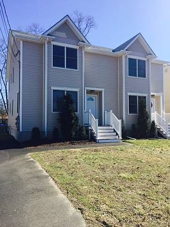 1st image of 17 Lynn Ave