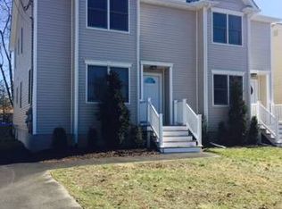 17 Lynn Ave, Rumford, RI 02916