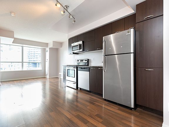 5th image of 38 Joe Shuster Way #436881