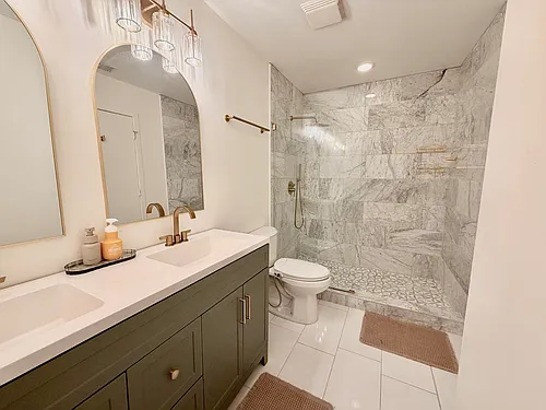 1344 W Madison St #302 Photo 1