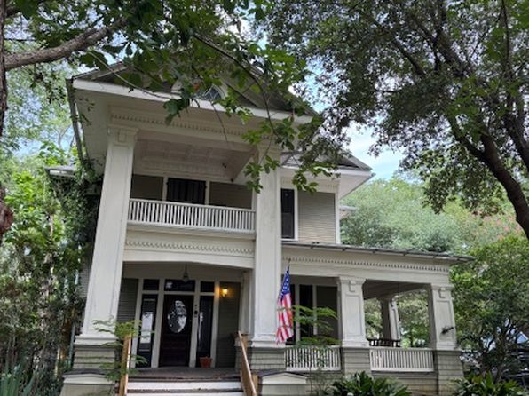 407 Short St