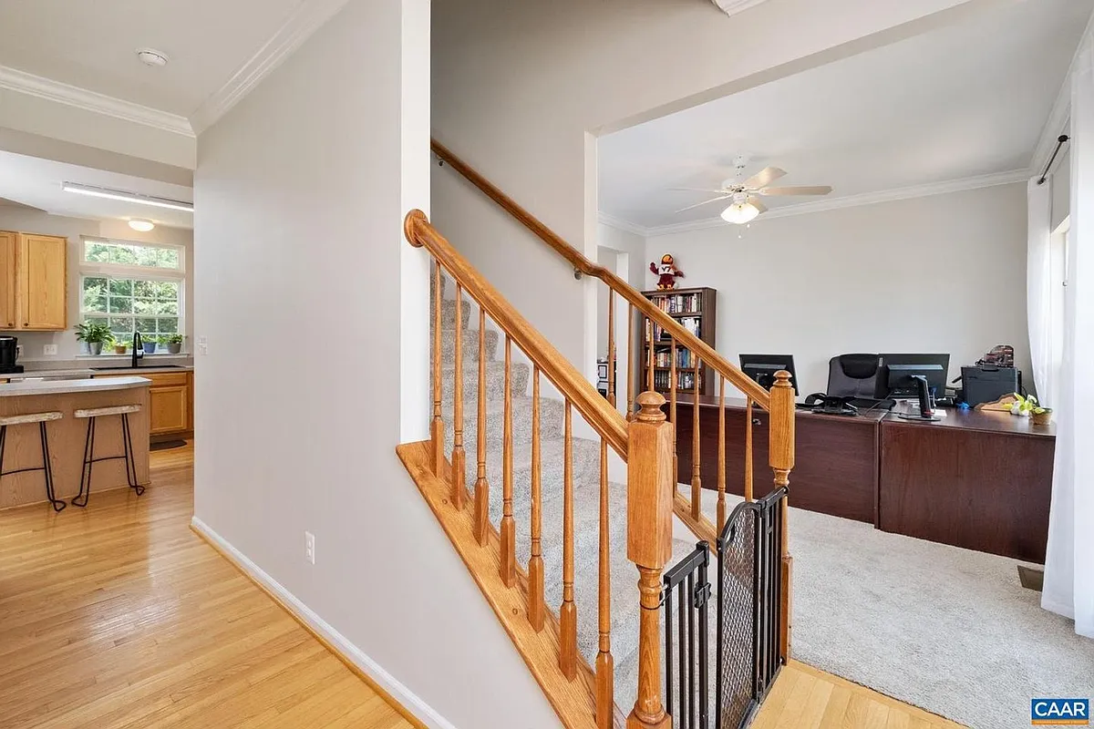 Building Photo - 662 Holly Hill Dr