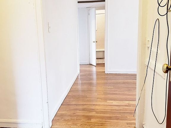 5th image of 2168 35th St APT 2H
