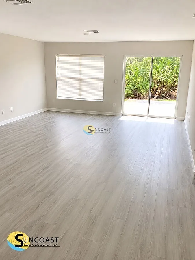 Beautiful 3BR Home with Private Garage — Photo 4
