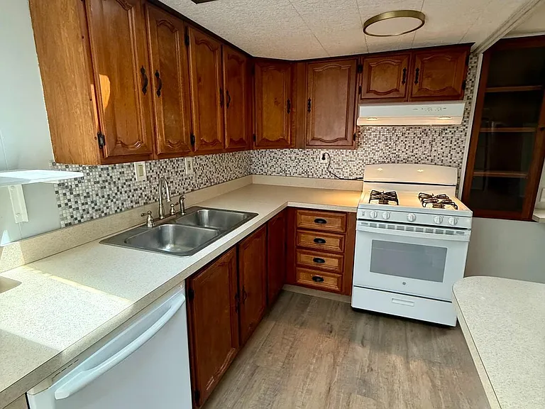 603 Sherwood Pl — Photo 9