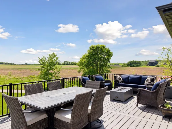 2275 Lakeshore Point Dr NE, Saint Michael, MN 55376