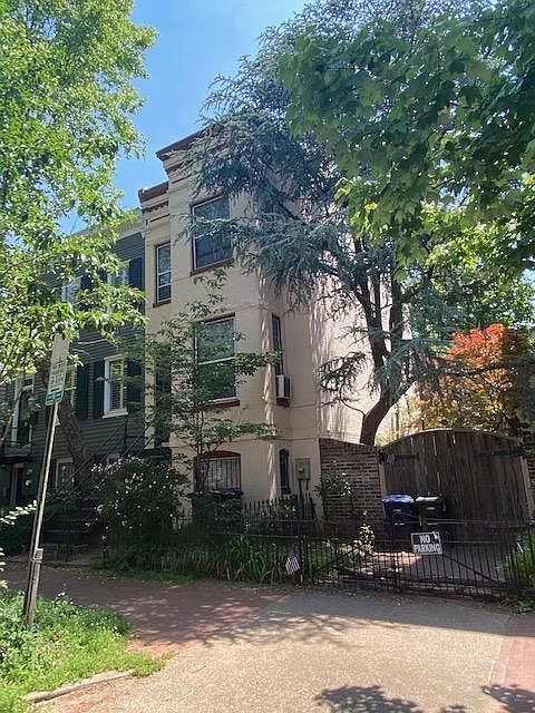 2nd image of 7 6th St NE APT 3