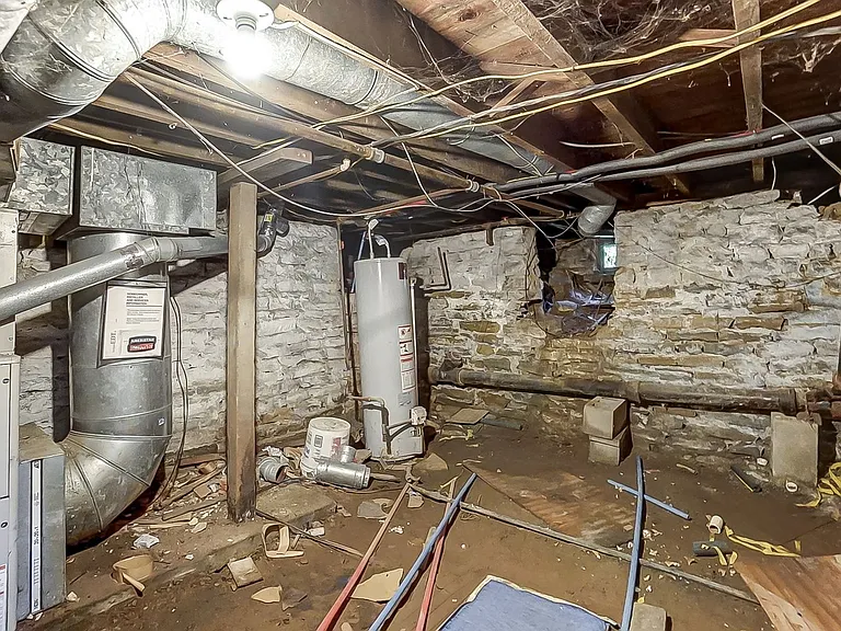 424 Bantz Ct — Photo 18