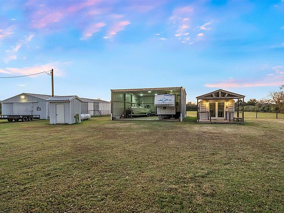 5th image of 19989 Meadow Bend Rd