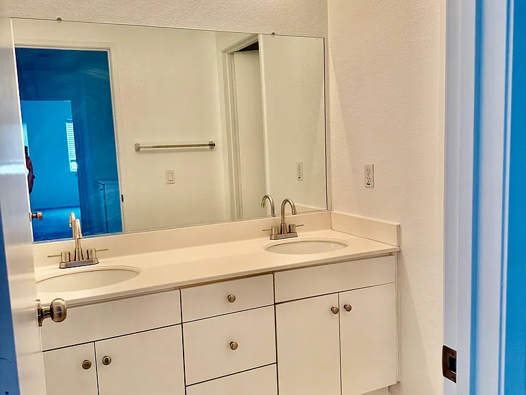 1433 Levant Ln #5 — Photo 8