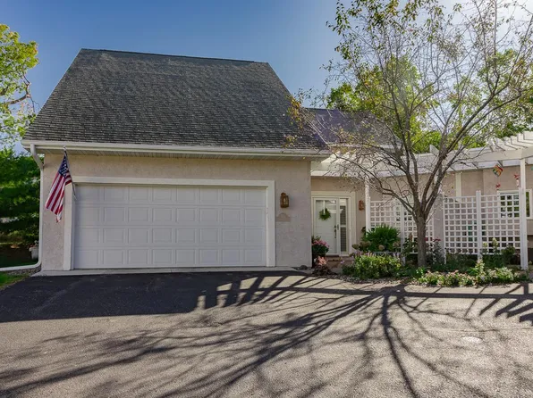 745 Cherrywood Cir, Waconia, MN 55387