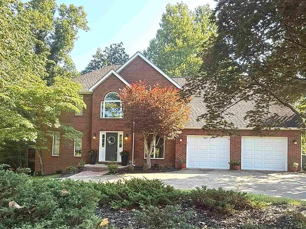 1 Briarcliff Dr, Huntington, WV 25704