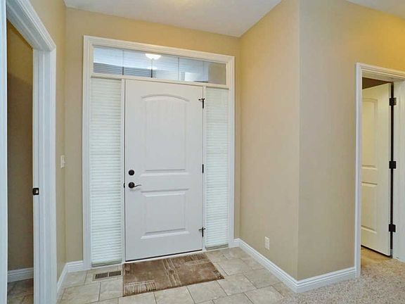 4th image of 1414 Blue Spruce Dr
