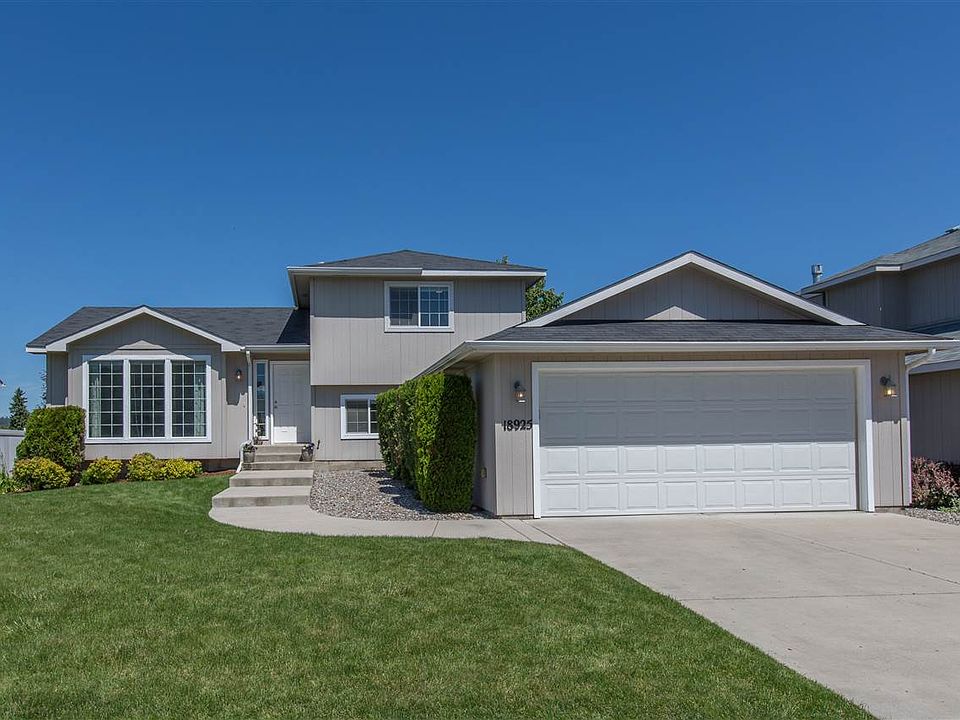 1st image of 18925 E Riverwalk Ln