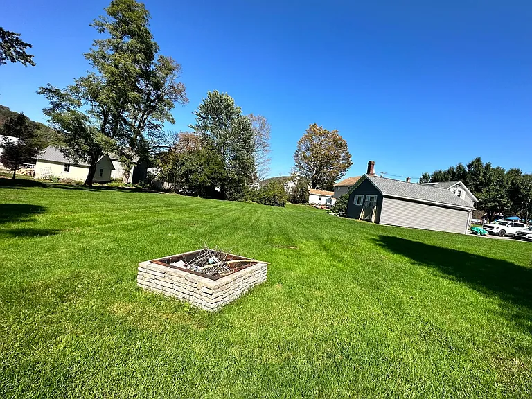 77 Church St — Photo 4