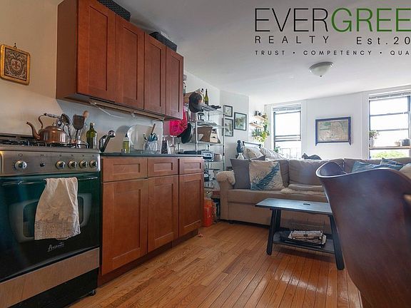 3rd image of 195 Bedford Ave Ste 9