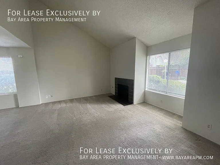 755 Vespucci Ln — Photo 3