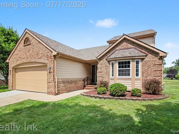 31223 Barrington Dr, Novi, MI 48377