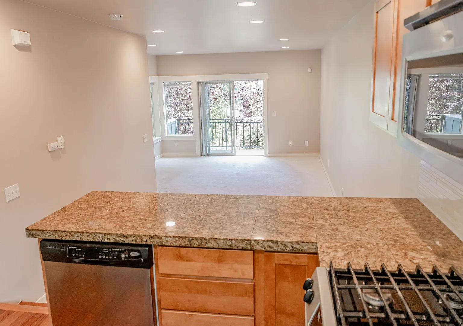 Beautiful 3 Bedrooms 2.5 baths Townhouse. — Photo 3