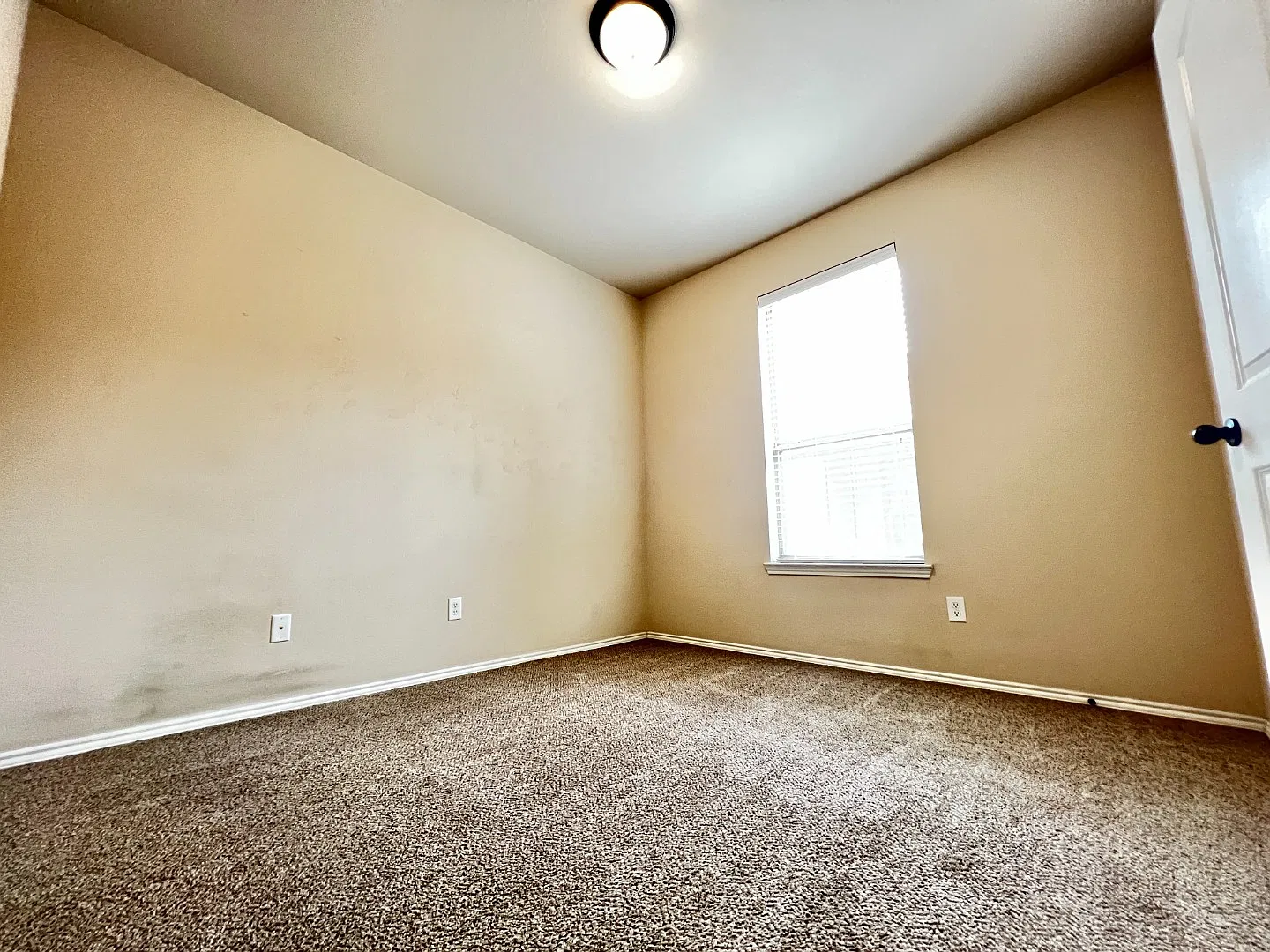 Charming 3-Bed Home with Fenced Yard, Trails, and Pond Access in Woodland Estates 2-Car Garage! — Photo 3