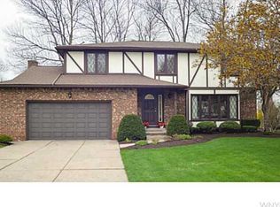 79 Heritage Rd E, Williamsville, NY 14221
