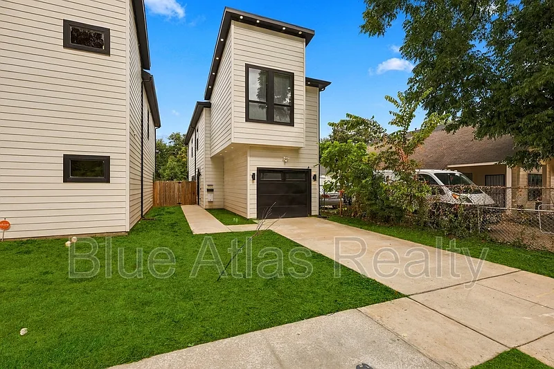 3 bed, 2.5 bath, 1512 sqft, $2,495 — Photo 1