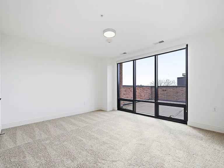 HUBBARD PARK PLACE — Photo 16