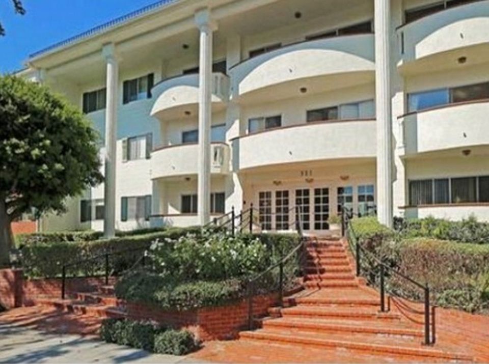 1st image of 521 Montana Ave APT 109