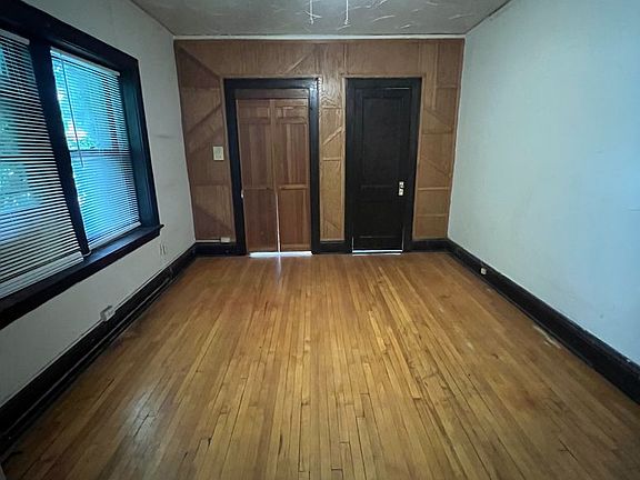 2nd image of 1905 Stevens Ave #108