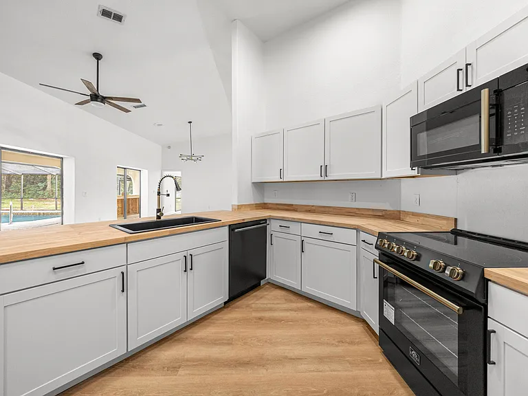 375 N Highview Ave — Photo 7