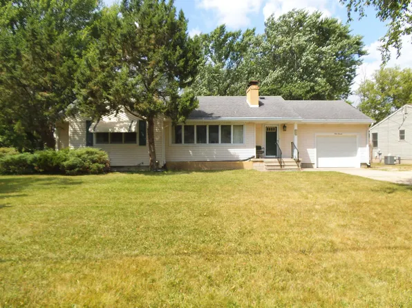 911 S Powell Rd, Essexville, MI 48732