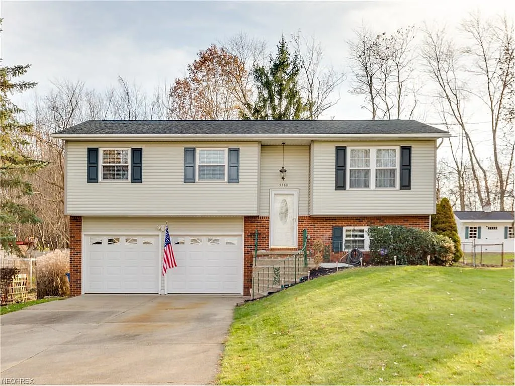 3389 Glenbrook Dr photo 1
