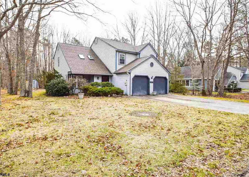 1st image of 746 Ravenwood Dr