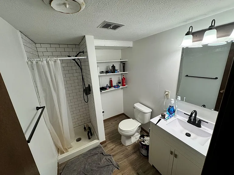 1405 Westwind Dr — Photo 7