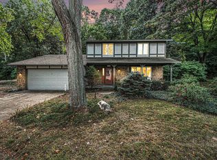 6986 Cimarron Dr SE, Grand Rapids, MI 49546