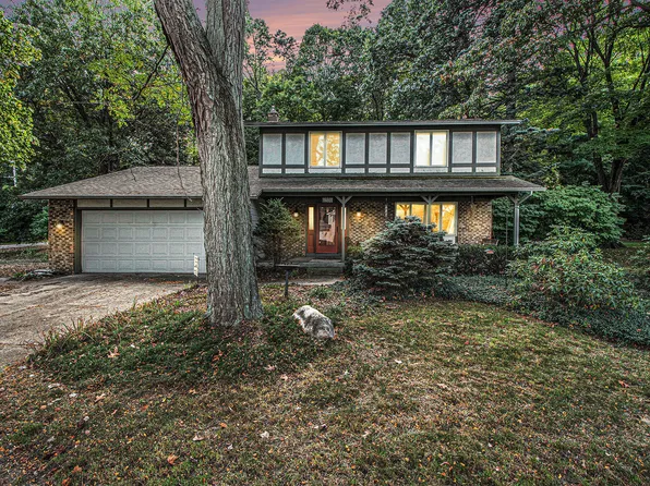 6986 Cimarron Dr SE, Grand Rapids, MI 49546