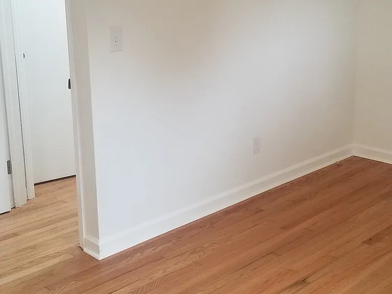1439 Allen St — Photo 31