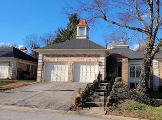 5905 Creighton Hill Rd, Windy Hills, KY 40207