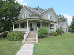 203 N Rockhill St, Council Grove, KS 66846