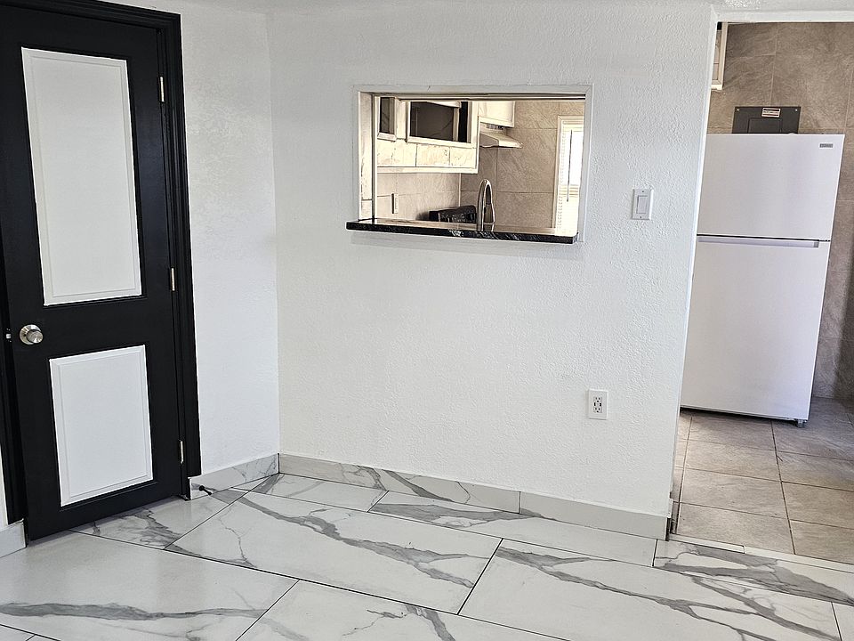 2nd image of 911 Citrus Ave