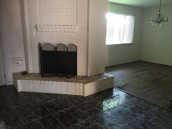 2nd image of 1707 Meadow Green Dr