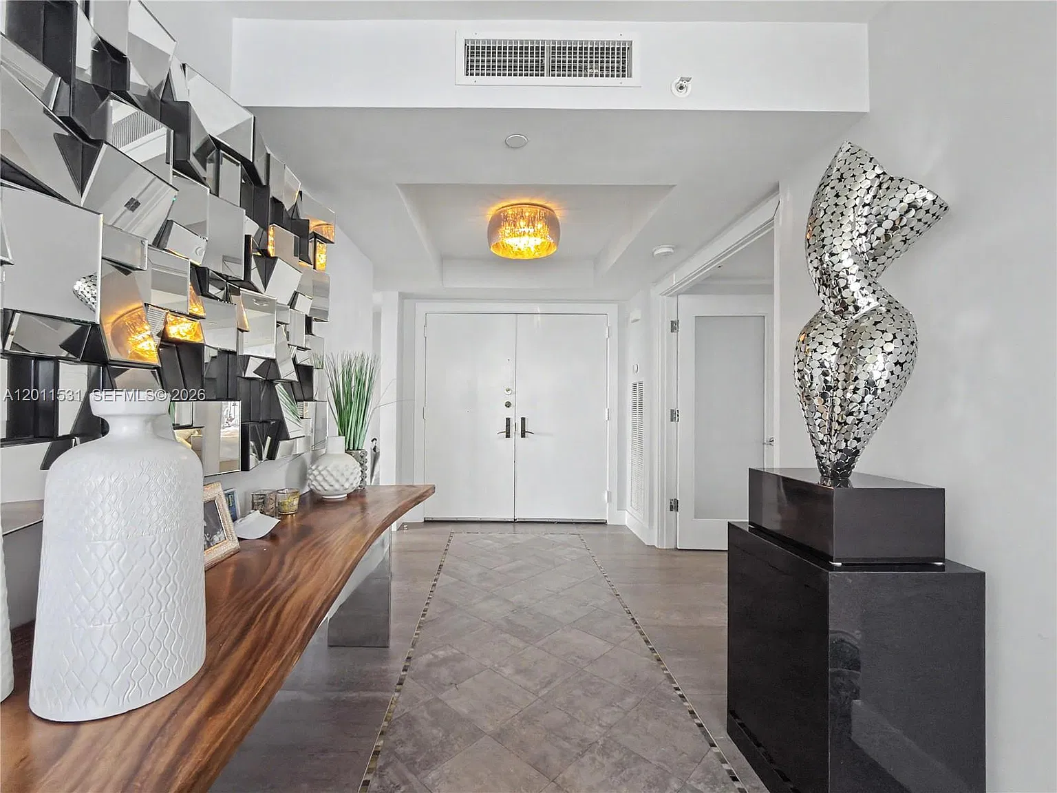 The Pinnacle Condo — Photo 2