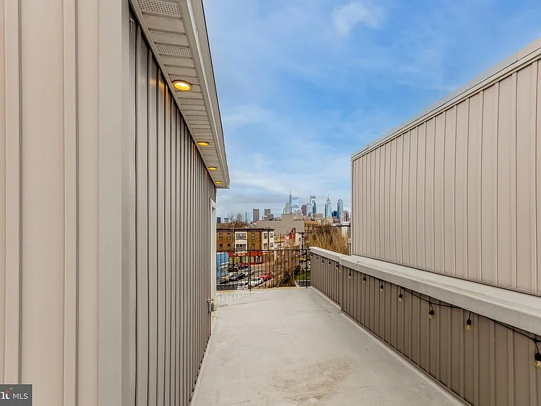 2145 Cross St — Photo 25