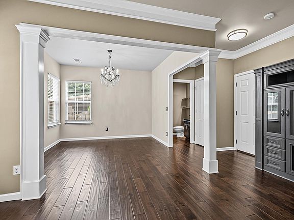 5th image of 211 Keelin Ln