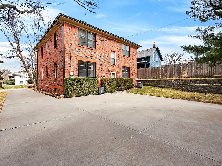 3707 Marcy St — Photo 3