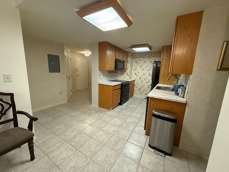 310 Lookout Ave #106 — Photo 5