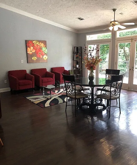 Regal Vista — Photo 19